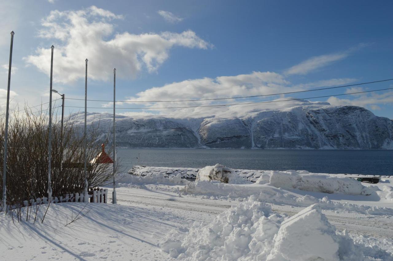 Вилла Lyngenfjord, Froyas Hus Olderdalen Экстерьер фото