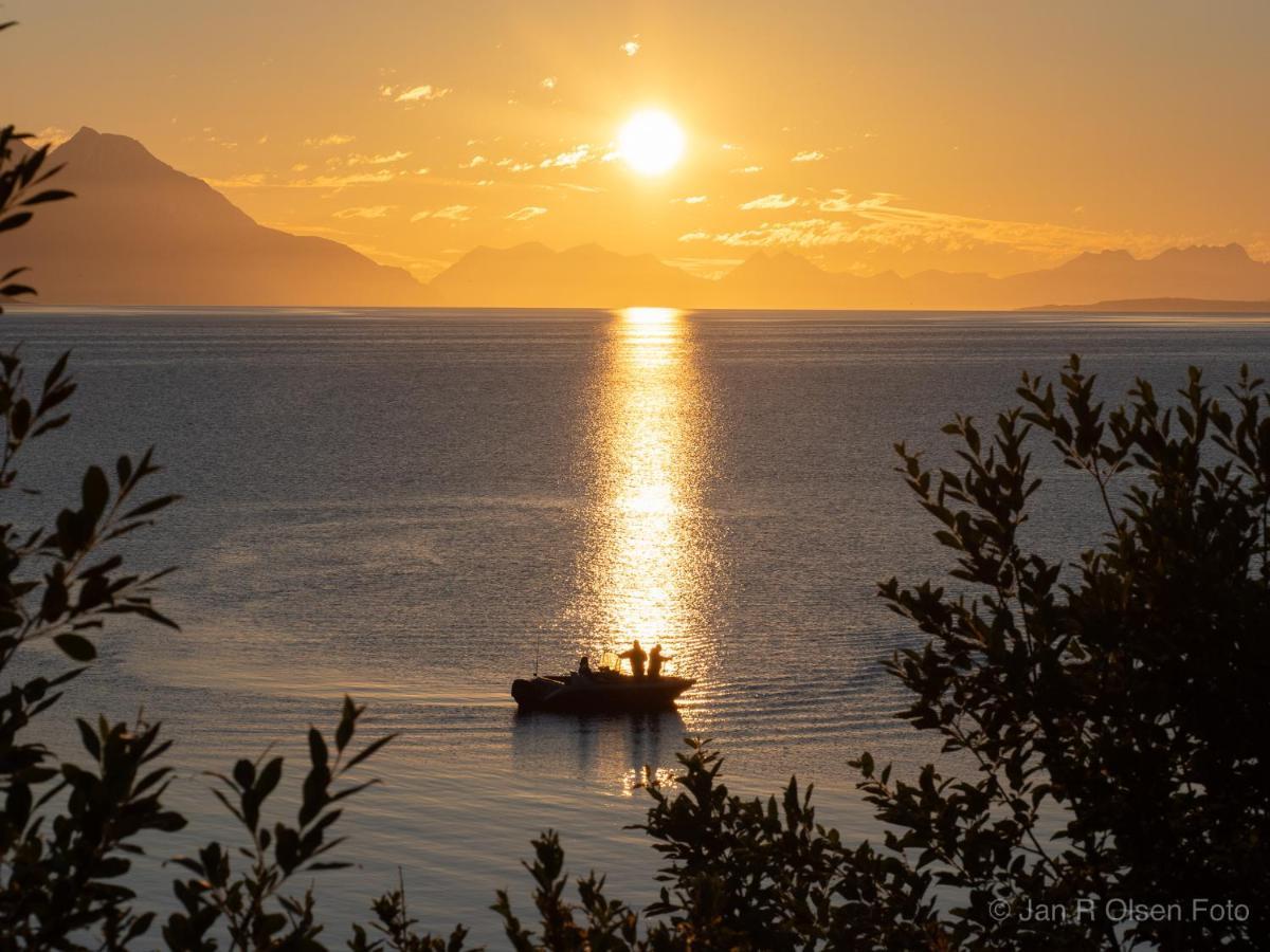Вилла Lyngenfjord, Froyas Hus Olderdalen Экстерьер фото